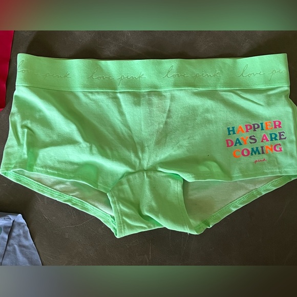 🎈Lot of Victoria Secrets Panties, SZ MEDIUM
5 Brand New, Never worn, 2010s - Picture 9 of 16